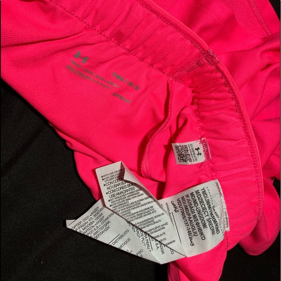 Youth Under Armour Shorts - Picture 4 of 4